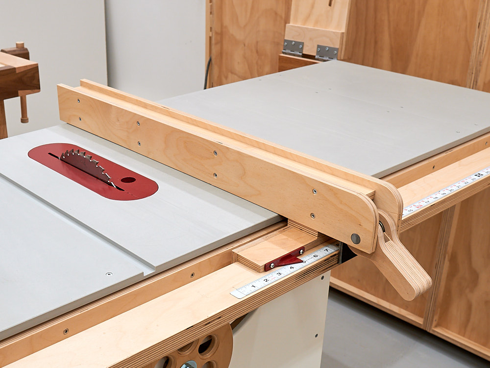 Locking Table Saw Fence