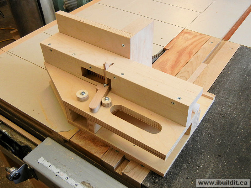 How To Make An Advanced Box Joint Jig - IBUILDIT.CA