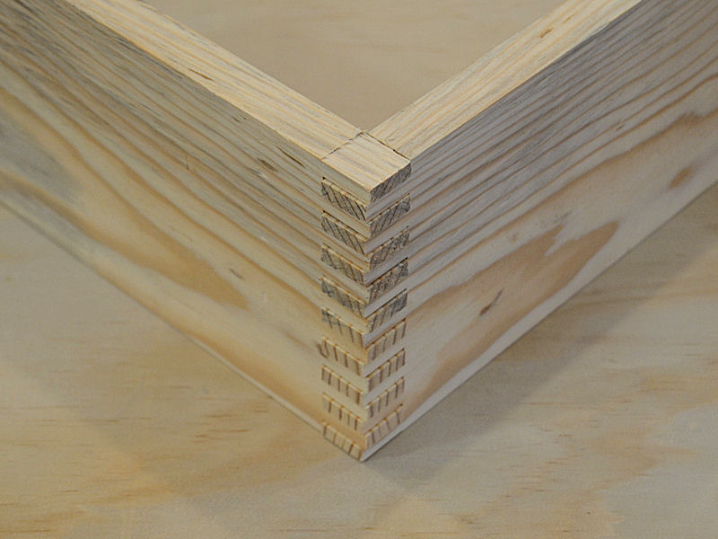 How To Make An Advanced Box Joint Jig - IBUILDIT.CA