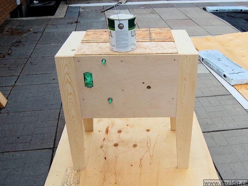 painting a router table