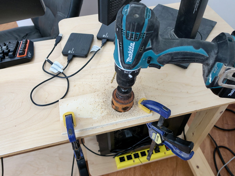How To Make a Computer Desk - IBUILDIT.CA