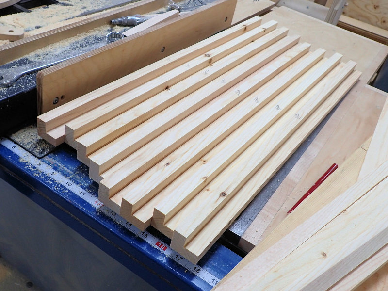 Making A Deep Shop Cabinet With Drawers