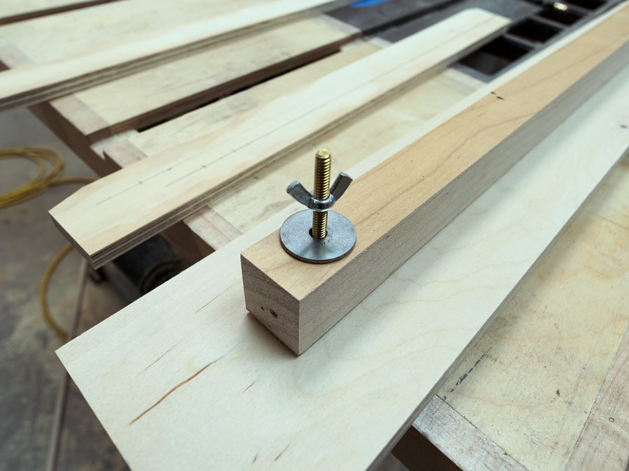 How To Make A Crosscut Jig - IBUILDIT.CA