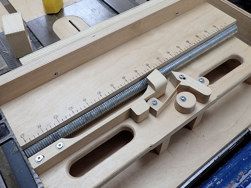Set Up And Use The Ultimate Box Joint Jig