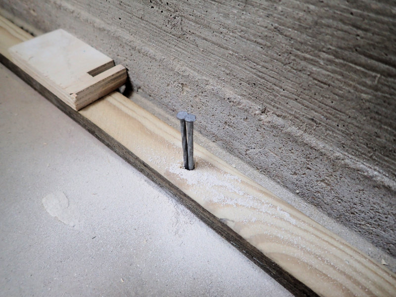 20x FLAT HEAD MASONRY NAILS 3mm x 65mm Metric Skirting Board Wood Fix Concrete 