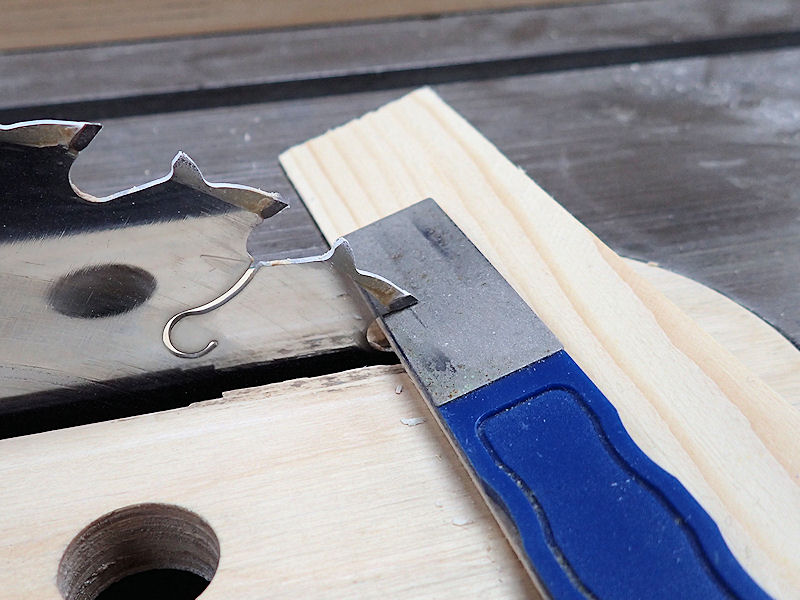 How To Sharpen A Saw Blade 