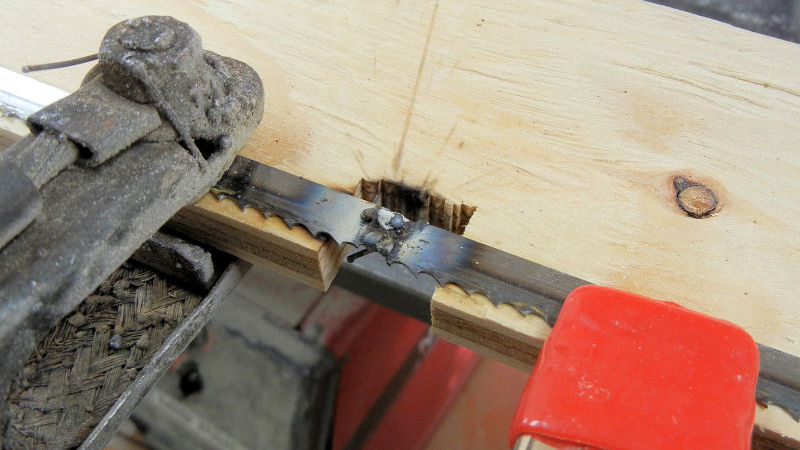 How To Repair A Broken Band Saw Blade - IBUILDIT.CA